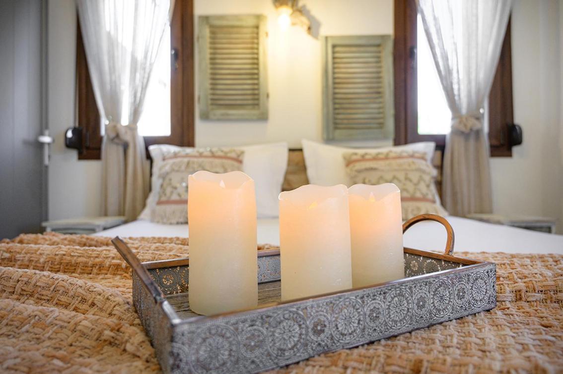 Meltemi Luxury Apartments เนอาโรดา ภายนอก รูปภาพ