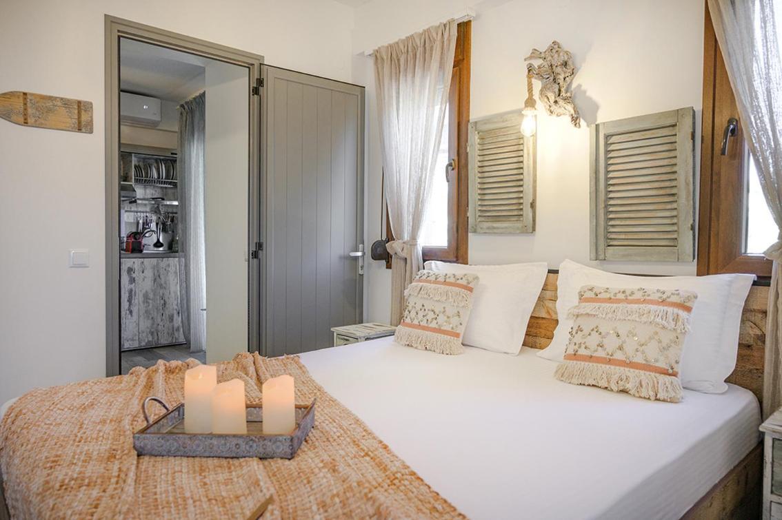 Meltemi Luxury Apartments เนอาโรดา ภายนอก รูปภาพ