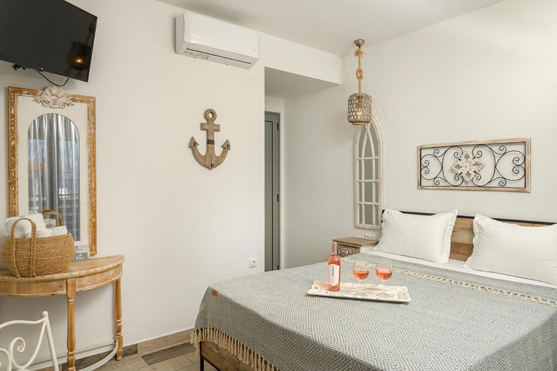 Meltemi Luxury Apartments เนอาโรดา ภายนอก รูปภาพ