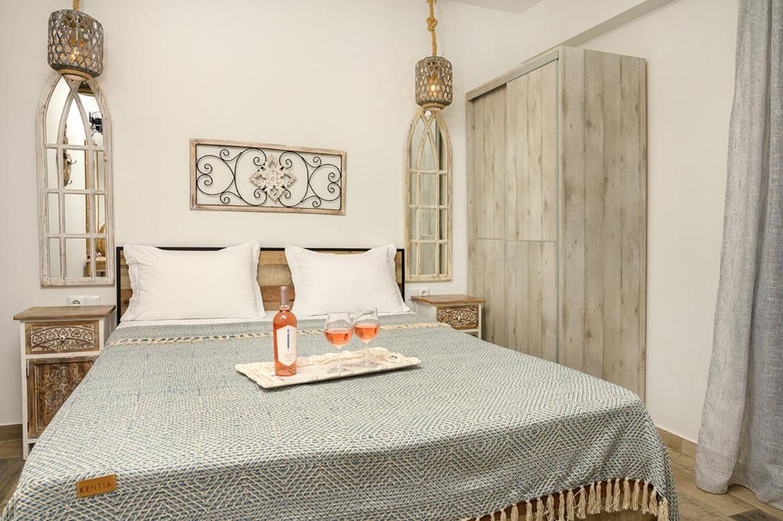 Meltemi Luxury Apartments เนอาโรดา ภายนอก รูปภาพ