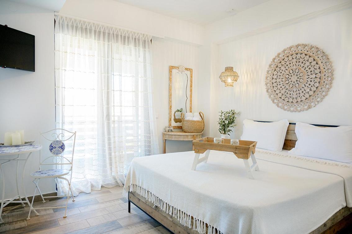 Meltemi Luxury Apartments เนอาโรดา ภายนอก รูปภาพ