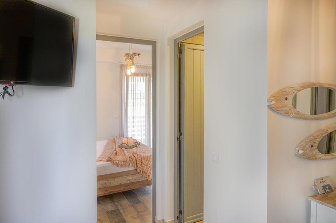 Meltemi Luxury Apartments เนอาโรดา ภายนอก รูปภาพ