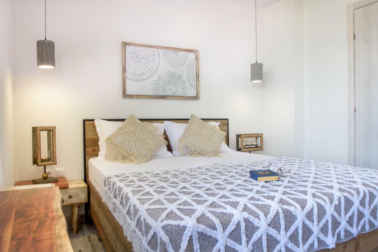 Meltemi Luxury Apartments เนอาโรดา ภายนอก รูปภาพ